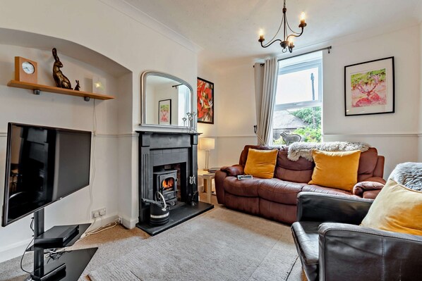 Tukes Cottage Sitting Room - StayCotswold