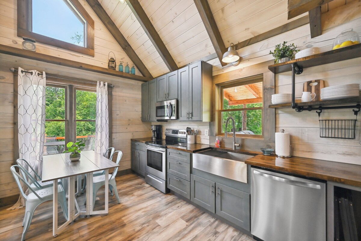 Modern Willis Cabin Retreat: 24-Acre Working Farm!