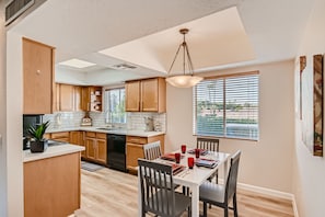 Dining/Kitchen