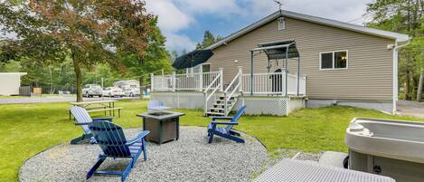 Pocono Summit Vacation Rental | 3BR | 2BA | Steps Required | 1,640 Sq Ft