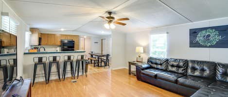 Huntsville Vacation Rental | 3BR | 2BA | 1,600 Sq Ft | Steps Required to Enter