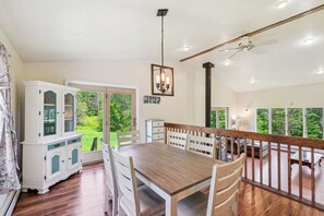 Dining Area | Dishware Provided