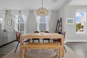 The Cavalier | Walk to Park Circle!