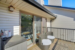 Private Balcony | 2nd-Floor Condo Unit | 6 Mi to Downtown Hot Springs