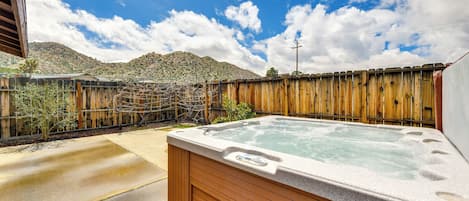 Pioneertown Vacation Rental | 3BR | 2BA | 2,017 Sq Ft | Step-Free Access