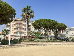 Proprietà, Albero, Costruzione, Palma, Zona Residenziale, Immobiliare, Architettura, Quartiere, Appartamento, Arecales