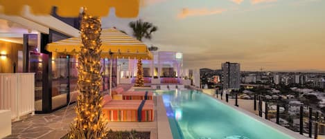 Rooftop pool