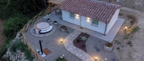 A view of the house at your exclusive use with private entrance and yacuzzi