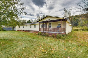 1-Story House | Self Check-In | 13 Mi to Downtown Olean