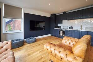 Fauna, Whitby - Host & Stay