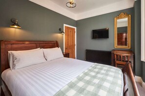 Flora, Whitby - Host & Stay