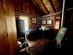 Laundry
To second bedroom