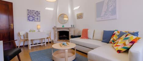 Partial view of living room in Casa dos Jacintos, Apartment A.