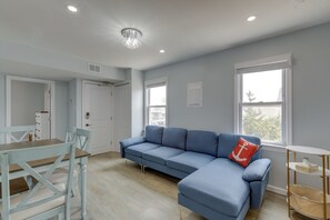 Living Room | Main Level | Central A/C + Heating | Free WiFi | Smart TV