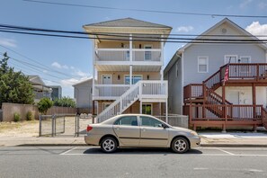Parking | Shared Driveway (2 Vehicles)