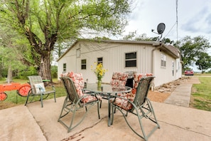 Private Patio | Outdoor Dining | Gas Grill