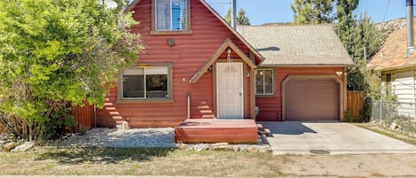 Big Bear City Vacation Rental | 3BR | 1BA | 1,101 Sq Ft | Stairs Required