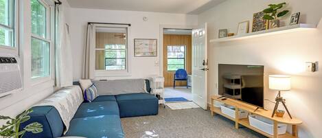Franklin Vacation Rental | 2BR | 1.5BA | Step-Free Access | 1,100 Sq Ft