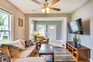 Living Room | Smart TV | Central Heating & Air Conditioning | Sleeper Sofa