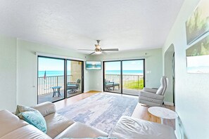 Corner unit with a spacious double balcony and breathtaking ocean views!