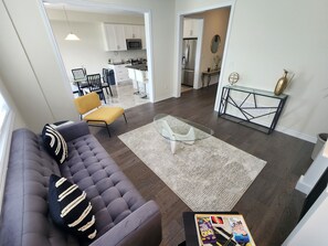 Living room Picture 2