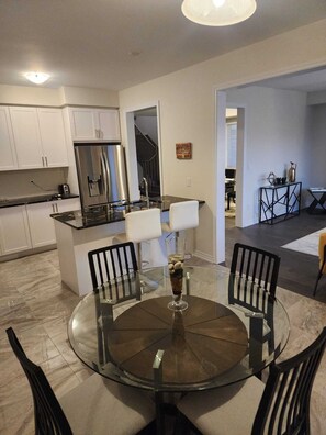 Kitchen picture 4