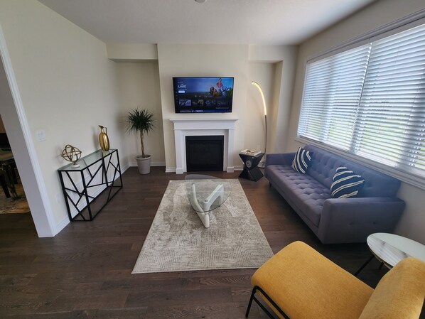 Living room Picture 1