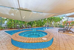Make the most of the Northern Territory’s warm climate with the use of a spacious, partly-shaded outdoor pool
