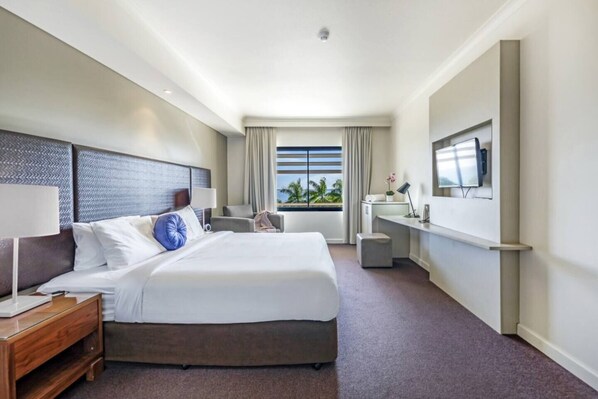 The studio includes a dedicated workspace with Wi-Fi, air-conditioning and a kettle for enjoying your morning coffee at home.