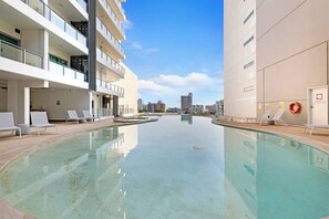 The spectacular outdoor pool is the ideal place to lounge around and soak up the sunshine on the city’s hotter days.

