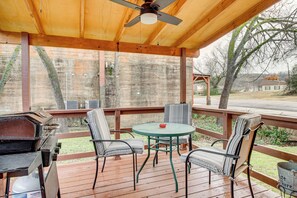 Deck | Gas Grill
