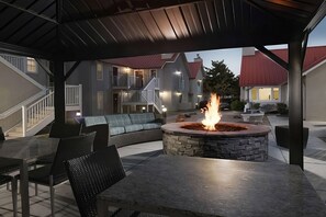 Outdoor fireplace