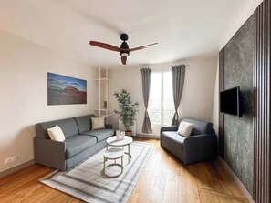 Perfect living room for families and friends, with tv and wifi