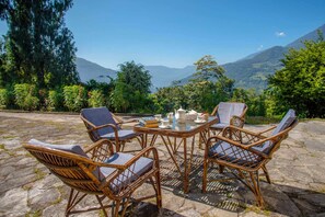 Outdoor Sitting Area