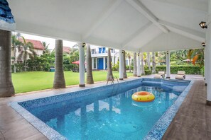 Swimming pool