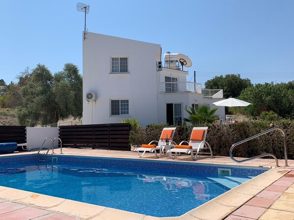 8m x 4m swimming pool