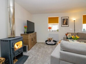Living room 3