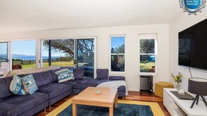 Amazing beachfront at your doorstep, Easy access to an amazing surf beach for surfing