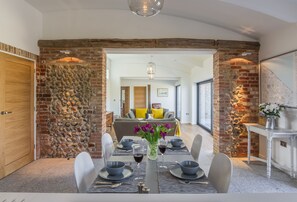 Big Sky Barn, Ridlington: The stunning open-plan living area