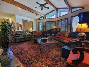 Large Living Room with Gas Log Fireplace & Flat Screen TV