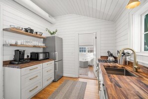 Upgraded Kitchen with Stainless Steel Appliances