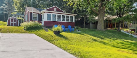 Delavan Vacation Rental | 2BR | 1BA | 800 Sq Ft | Step-Free Access