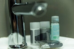 Bathroom amenities
