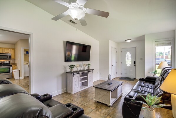 D’Iberville Vacation Rental | 3BR | 2BA | 1,569 Sq Ft | 1 Small Step to Enter