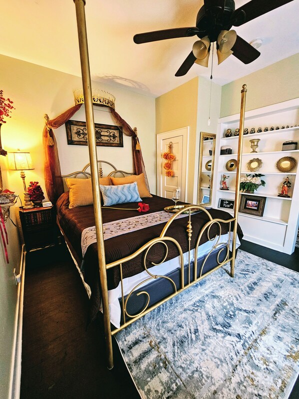 Master bedroom with queen bed