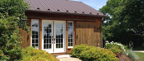 The Farm Shed at Walnut Ridge Family Farm. Your 'FarmStayGetaway' in the country.