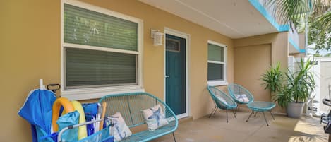 Indian Rocks Beach Vacation Rental | 2BR | 1BA | 900 Sq Ft | 1 Step Required