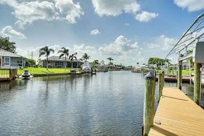 Waterfront Boat Dock | Canal Access