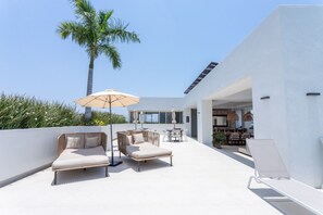 Rooftop lounge