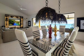 Dining table seats up to 8 guest 